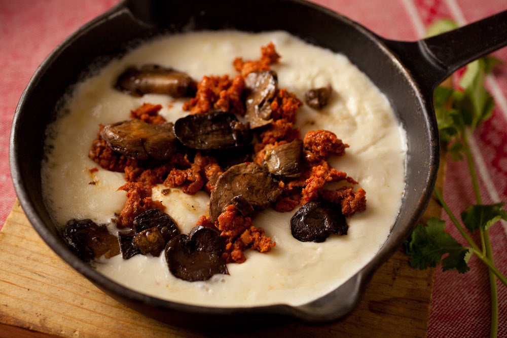 Queso Fundido Con Chorizo Y Champinones
