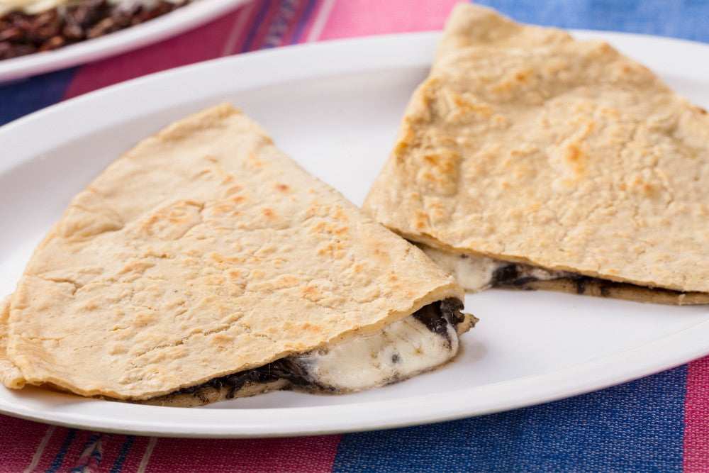 EMPANADAS DE HUITLACOCHE / HONGOS CON QUESILLO